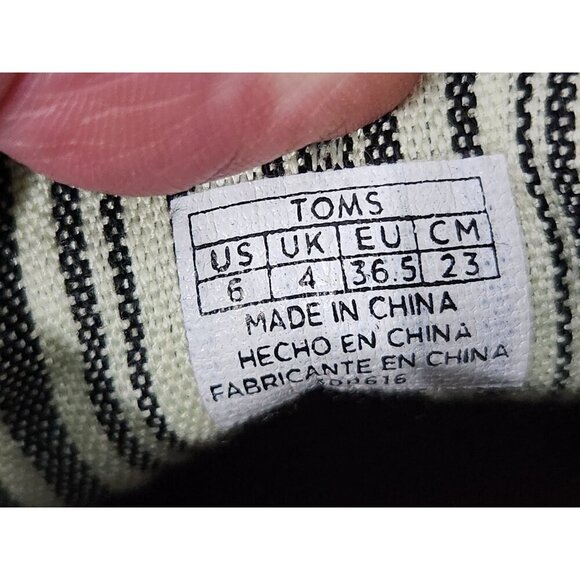 EUC TOMS Desert Wedge Gray Suede Lace-Up Booties/Sz. 6M - Picture 9 of 9